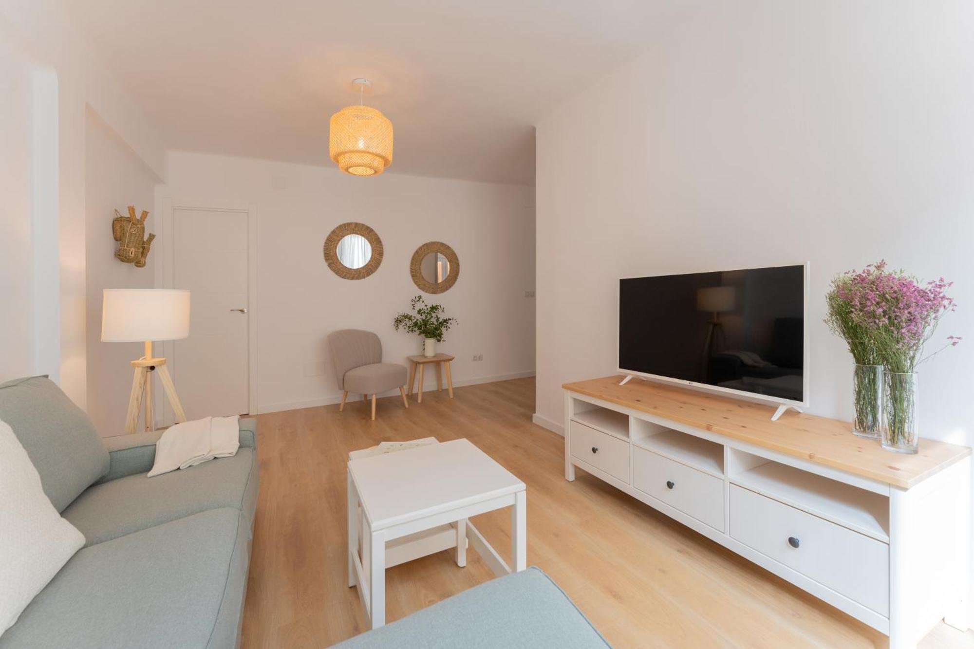 Апартаменты Malaga Lux Oasis - Modern 3Br, Fast Wifi, Smarttv Экстерьер фото