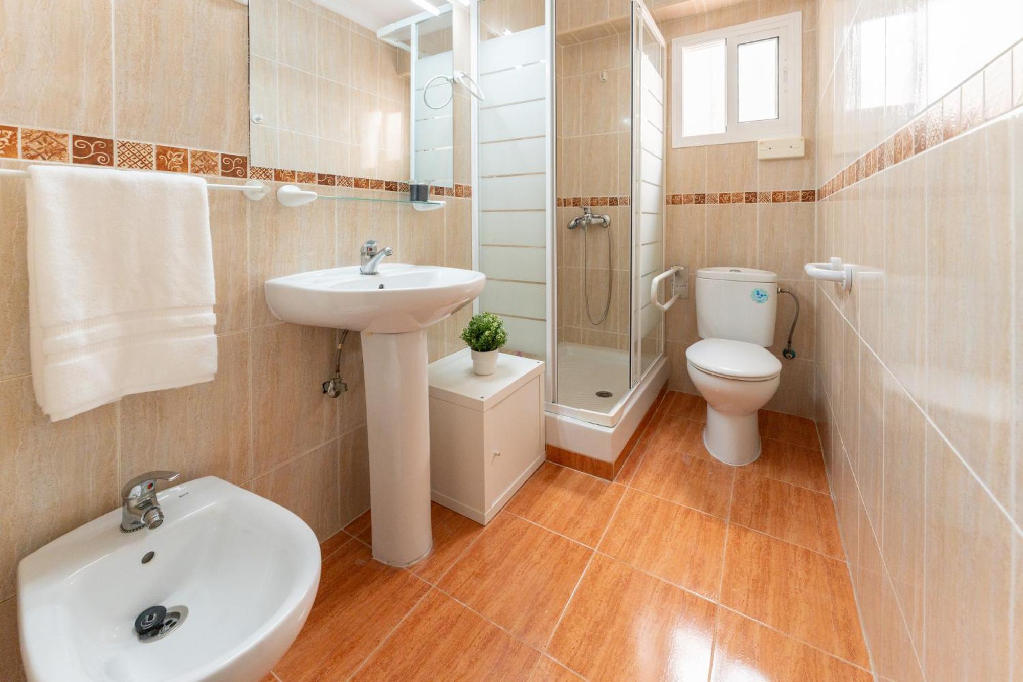 Апартаменты Malaga Lux Oasis - Modern 3Br, Fast Wifi, Smarttv Экстерьер фото